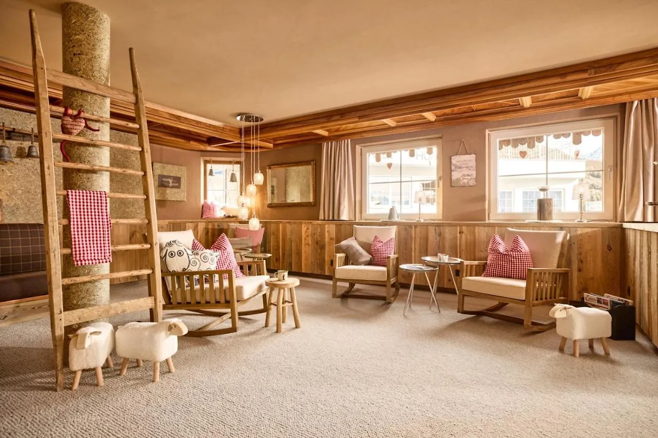 Hotel Alpenfriede Sölden 4*,